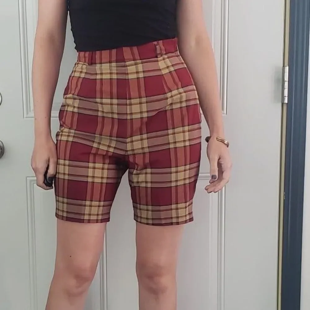 Vintage Handmade Red and Tan Plaid High Rise‎ Shorts